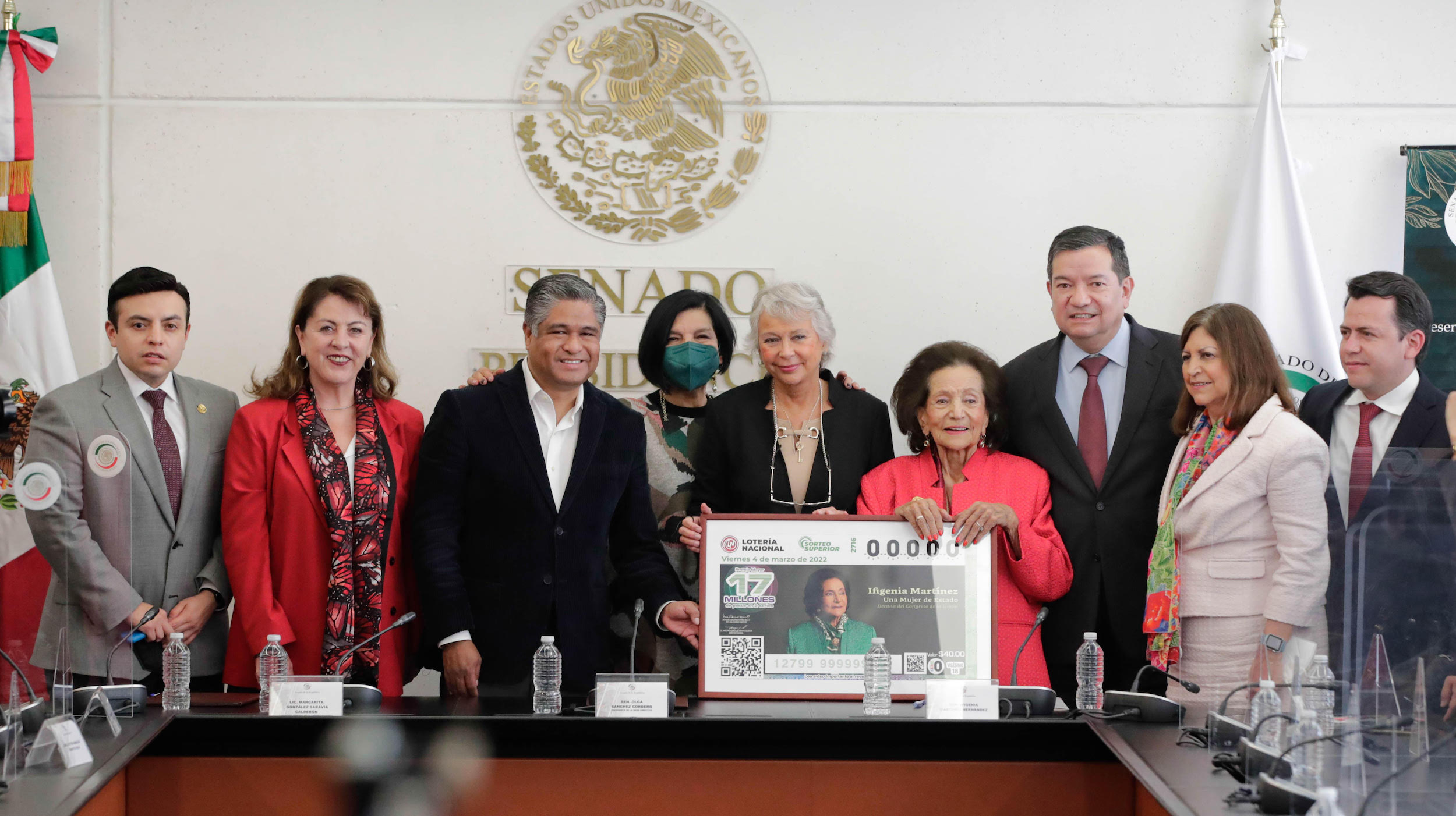 Loter A Nacional Emite Billete En Homenaje A Ifigenia Mart Nez Pionera