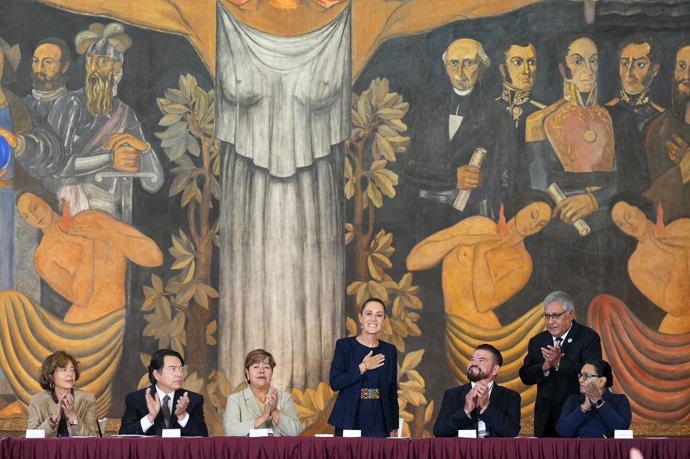 Aumento Maestros 15May1