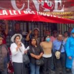 Encapuchados tensan negociaciones de la CNTE en Gobernación; el magisterio rechaza tercera propuesta federal