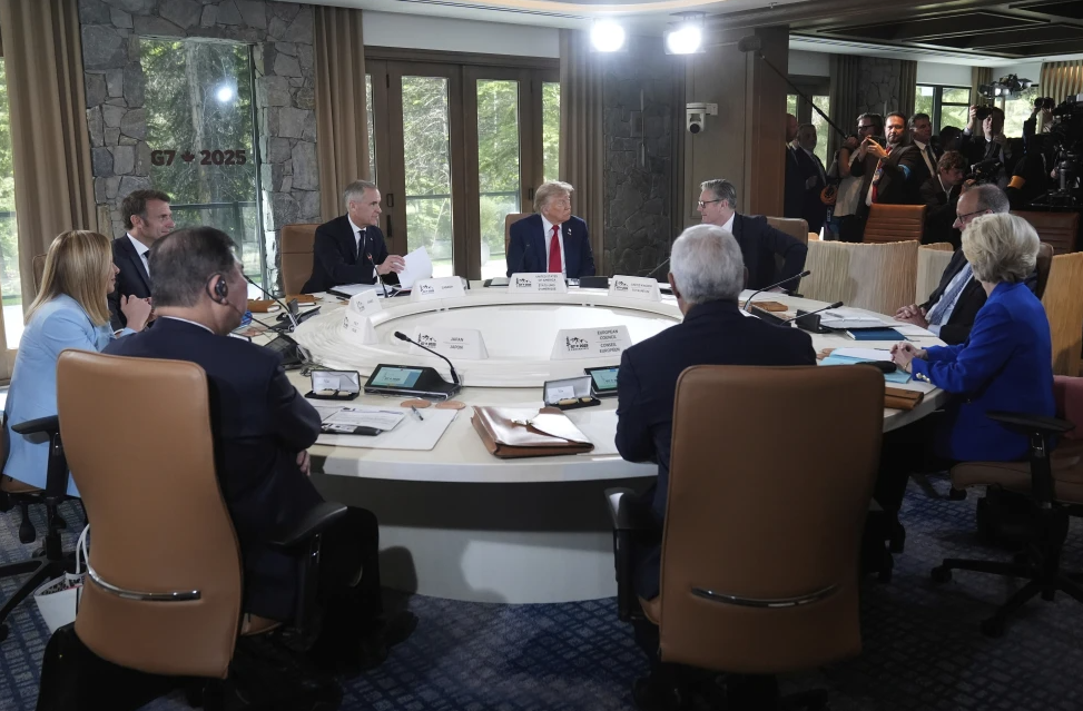 Trump Abandona 16Jun